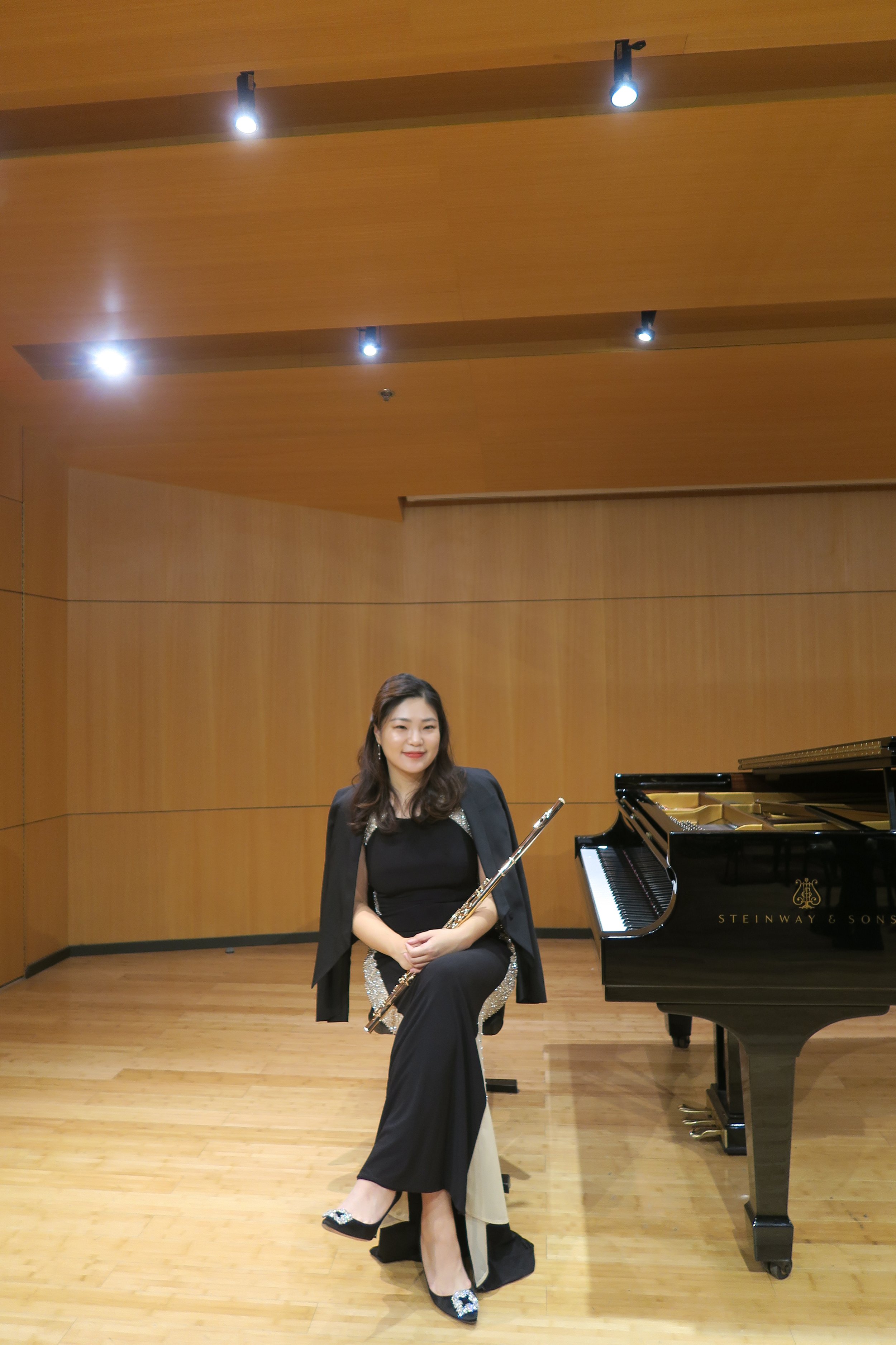 Yoon Jung Huh with ensemble